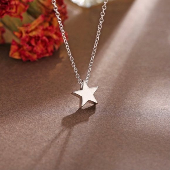 Unbranded Jewelry - Silver Star Necklace